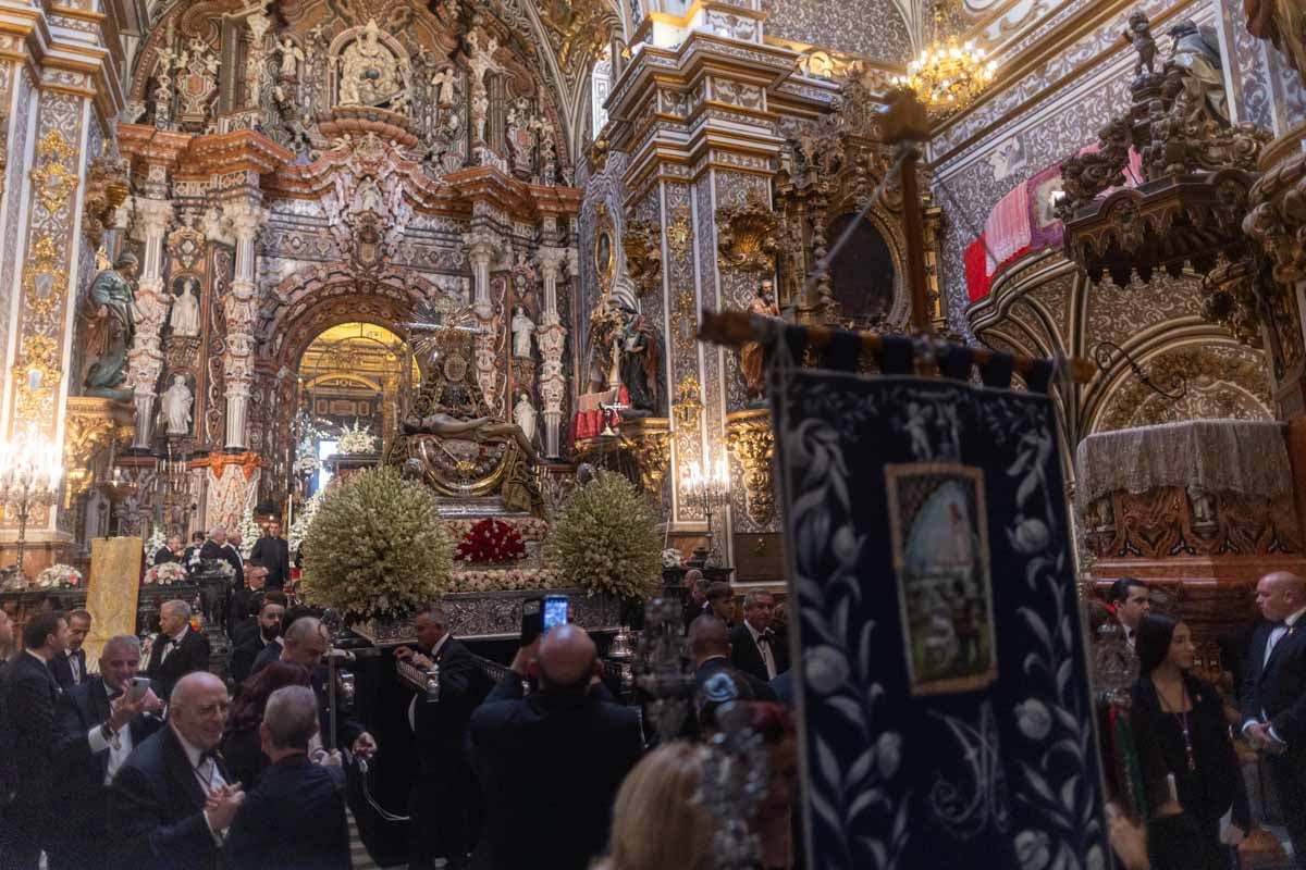 Las mejores imágenes de la procesión de las Virgen de las Angustias