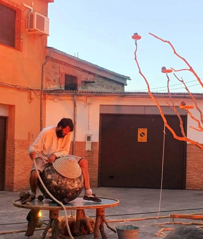 Imagen secundaria 2 - El éxito de COSA demuestra que el teatro innovador tiene cabida en Vilches