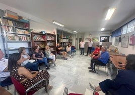 Reunión de miembros del PSOE de Jaén con representantes vecinales de El Valle.