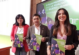 Paqui Medina, Paco Reyes y María Dolores Ruiz.