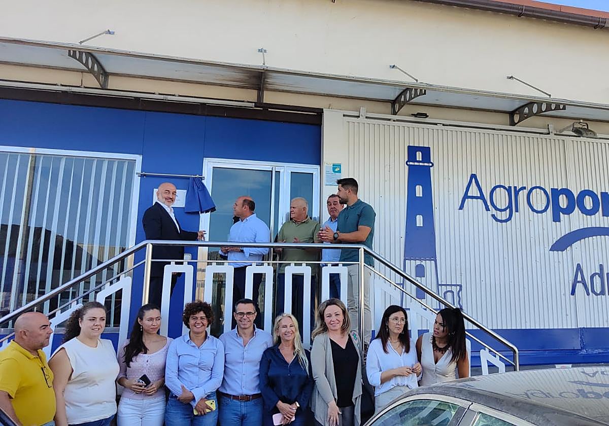 Agroponiente pone en marcha el almacén de Adra, que se une a la subasta diaria en este centro logístico