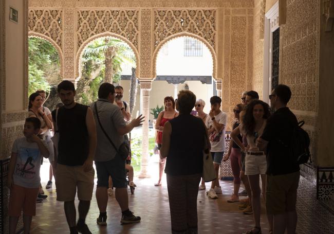 Visita guiada al palacete y resto de espacios de Los Mártires