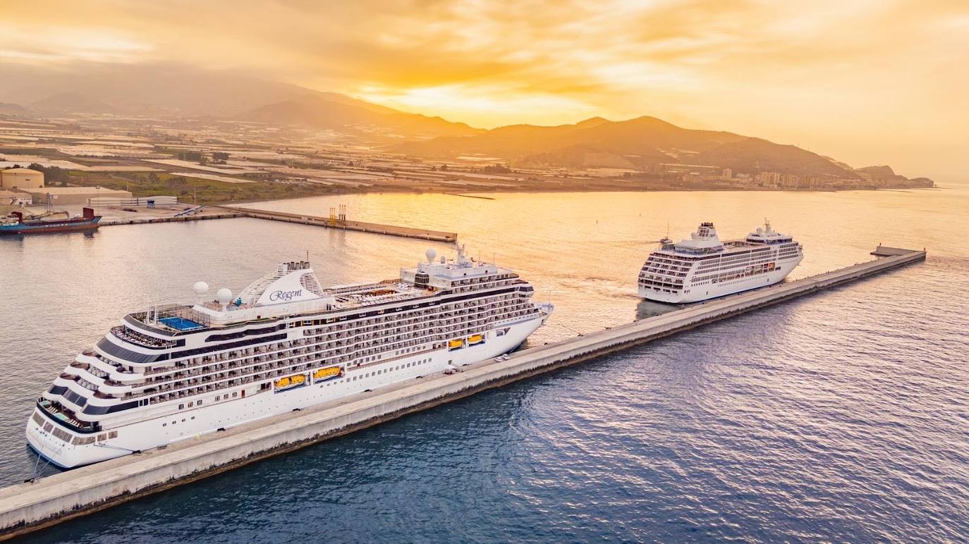 Cruceros atracados en Motril este verano.