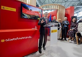 El ministro Luis Planas durante la inauguración oficial de la feria.