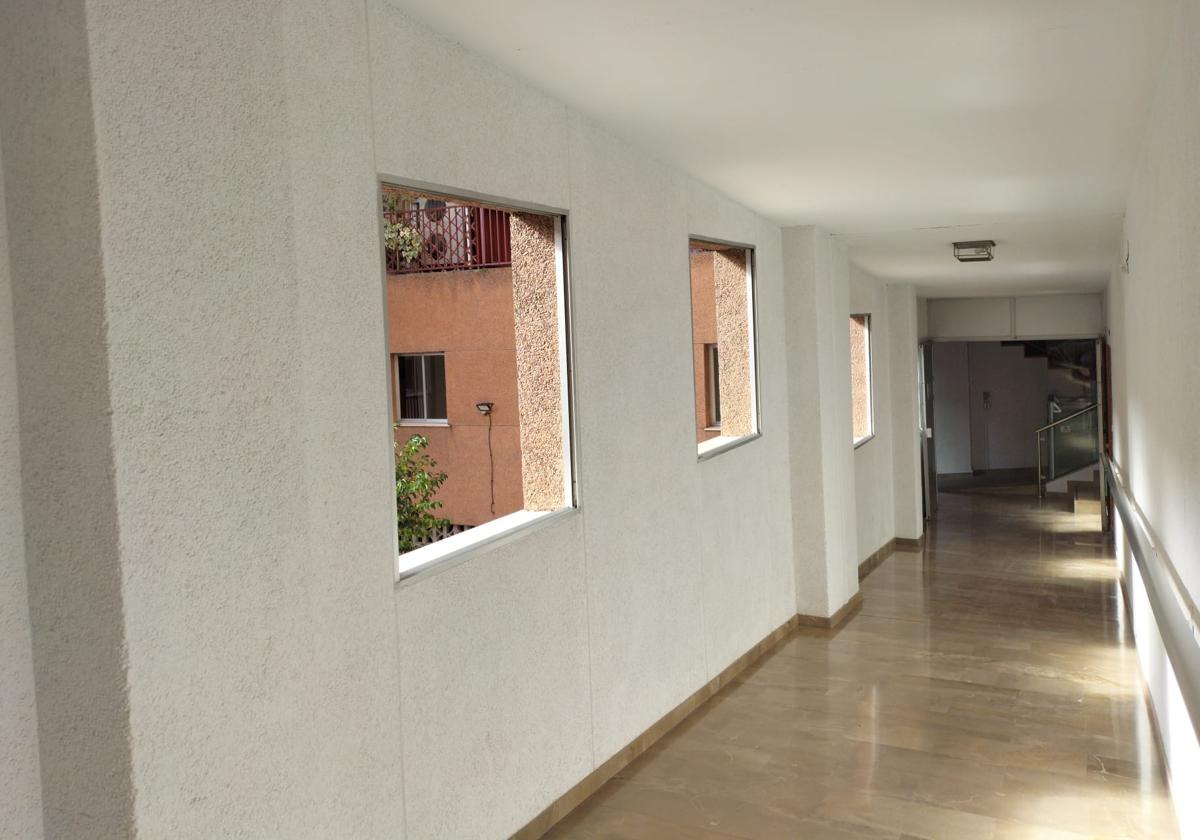 Ventanas robadas en una urbanización de Jardín de la Reina.