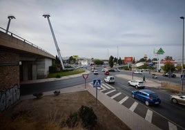 Zona entre la GR-30 y la Avenida Fernando de los Ríos de Armilla que el Ayuntamiento pide soterrar.