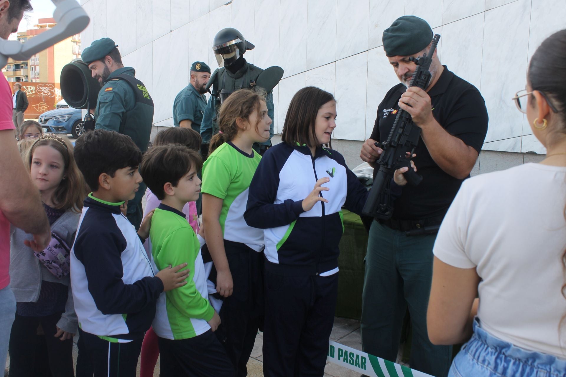 Demostración de la Guardia Civil antes 2.500 menores