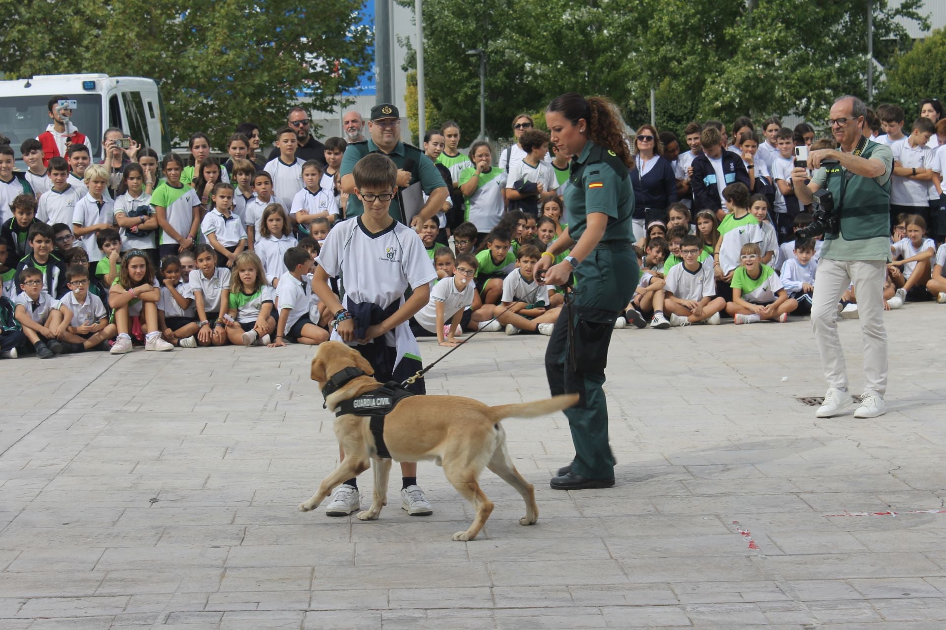 Demostración de la Guardia Civil antes 2.500 menores