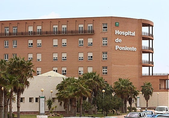 Exterior del edificio principal del Hospital Universitario de Poniente.