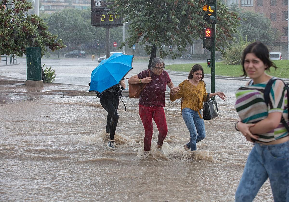 Alerta roja inminente en Andalucía: zonas críticas con tormentas e inundaciones.