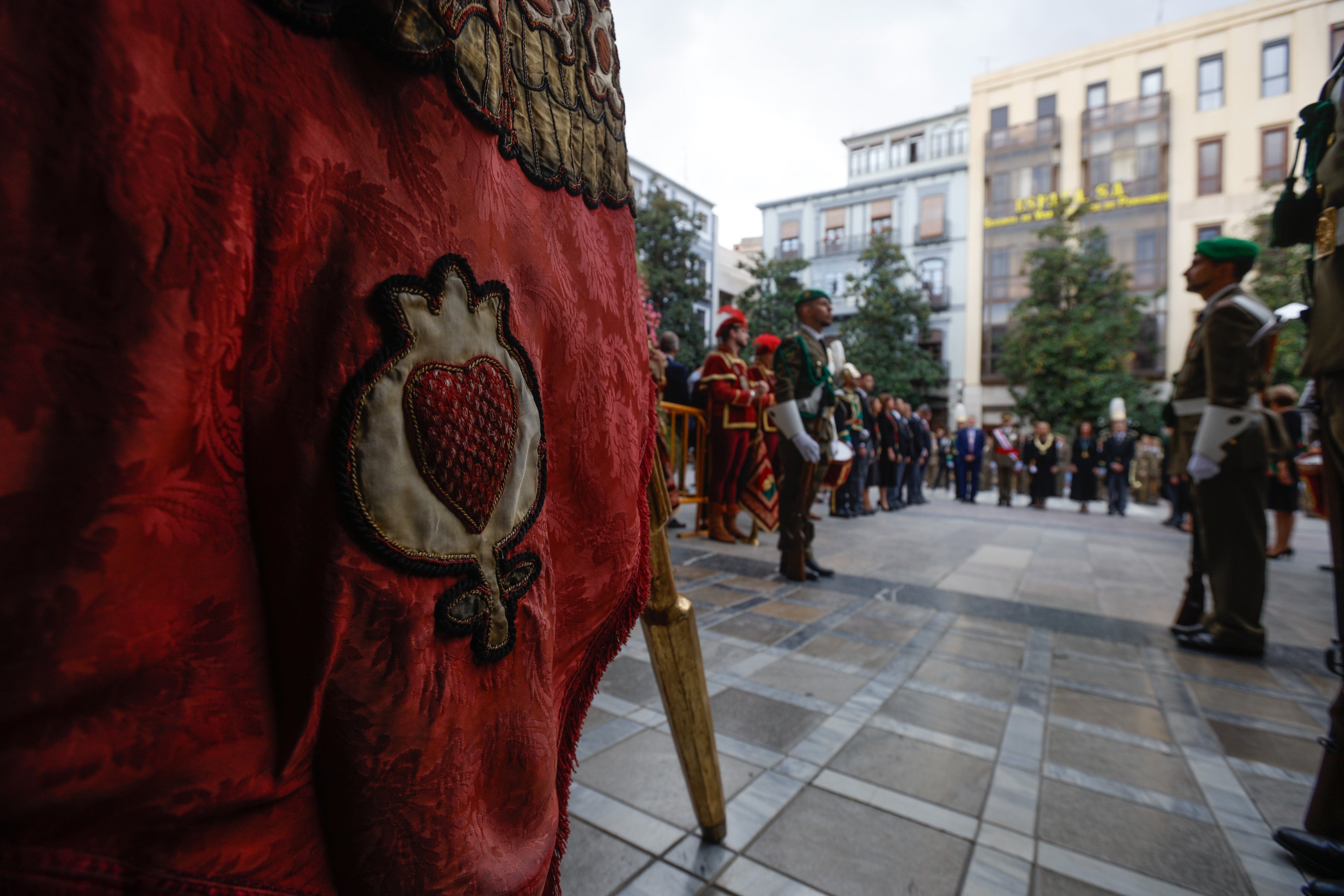 Las imágenes del festejo de la Hispanidad en Granada