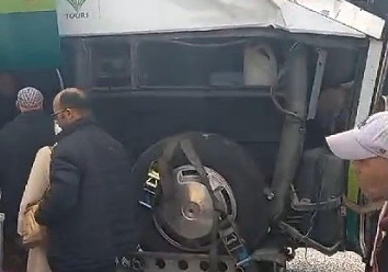 Así han evacuado a los pasajeros del bus siniestrado en la A-92 en Víznar.