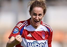 La capitana Lauri celebra su gol.