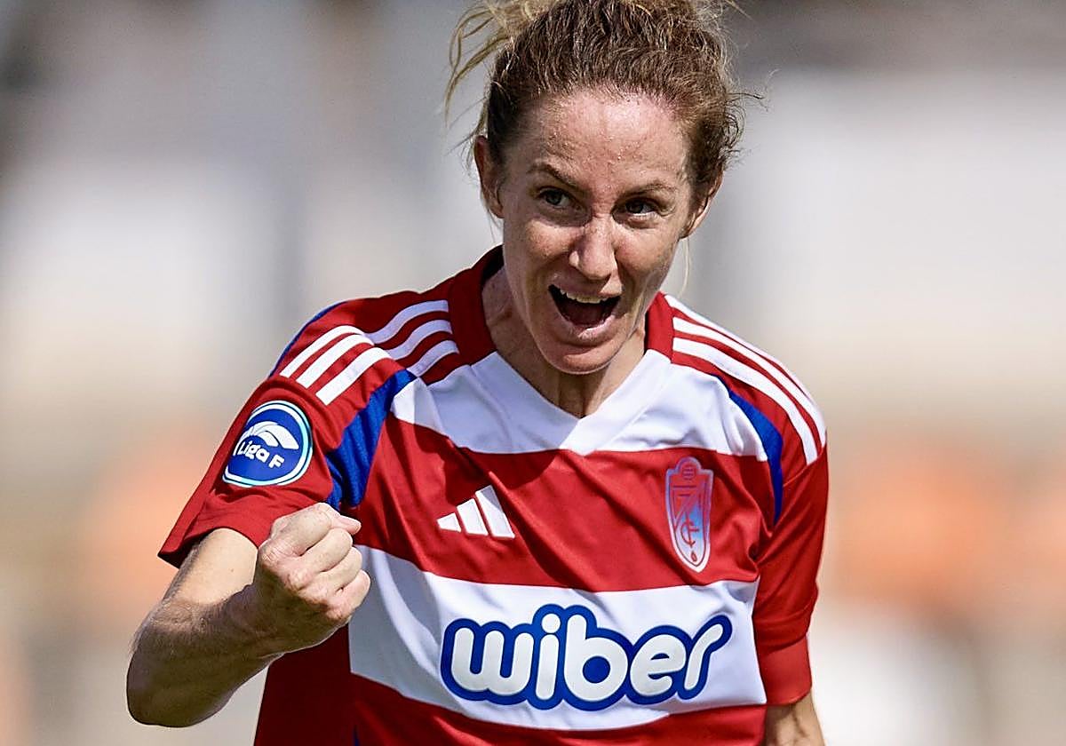 La capitana Lauri celebra su gol.