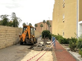 Obras en la calle Plátano de Indias.