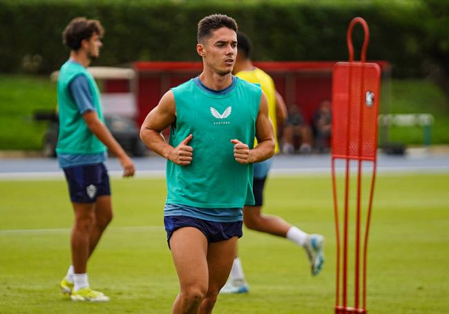 Sergio Arribas entrena y estará disponible para el domingo.