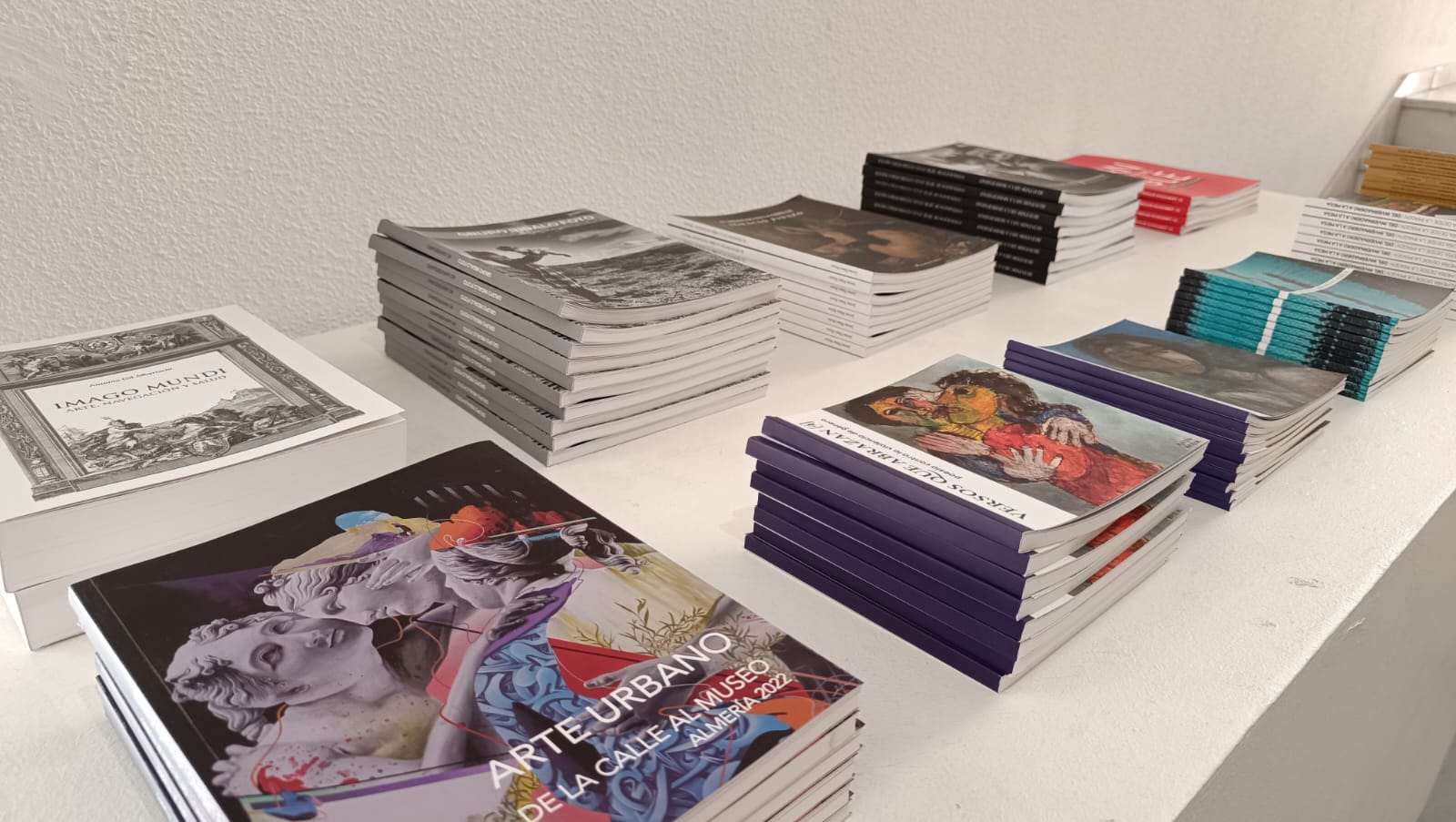 Algunos de los libros que se van a regalar.