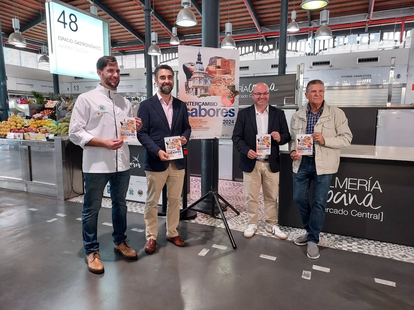Presentación de la actividad gastronómica en el Mercado Central de Almería.