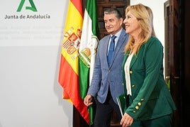 Los consejeros José Luis Sanz y Carolina España, ayer tras el Consejo de Gobierno.