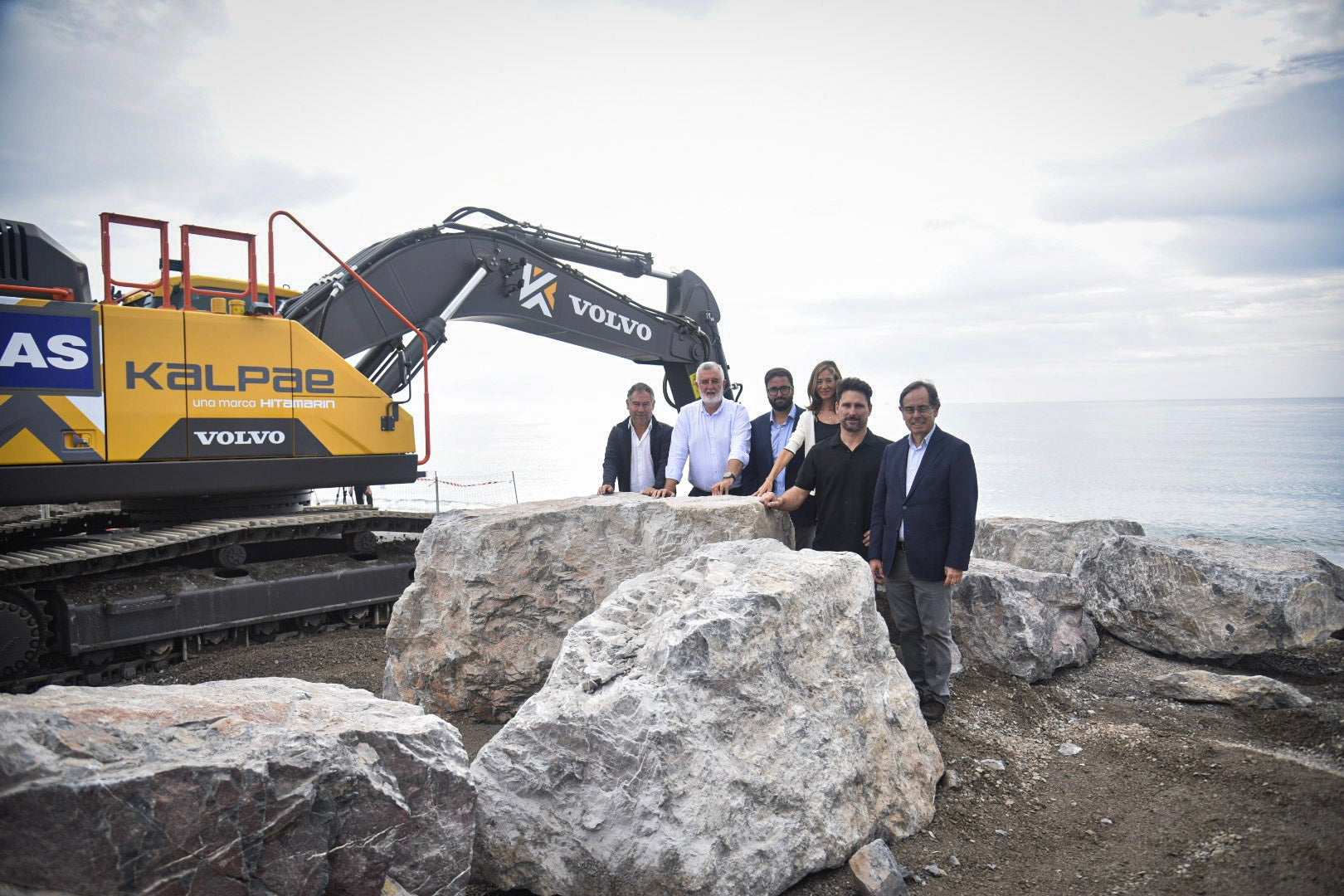 Así ha sido el inicio de las obras del espigón en la Costa Tropical