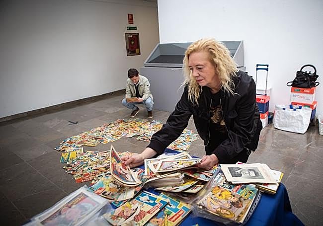 Técnicos del Ayuntamiento de Churriana colaborando en la tareas de clasificación.