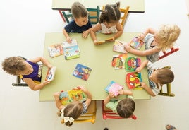 Alumnos de una escuela de primer ciclo de educación infantil.