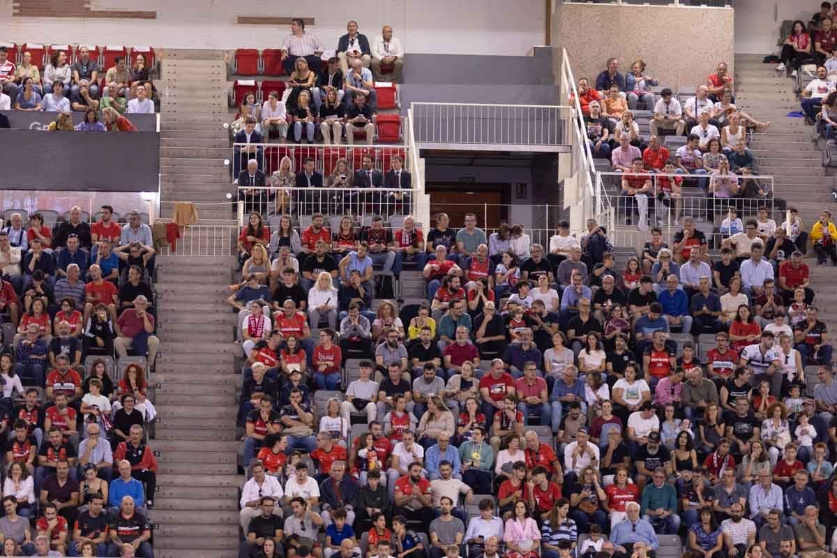 Encuéntrate en la grada durante el Covirán - La Laguna Tenerife