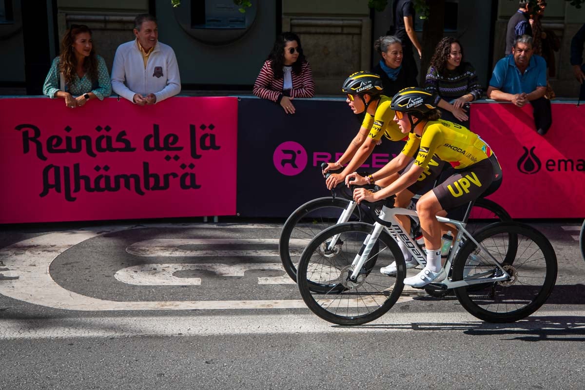 La prueba ciclista Reinas de la Alhambra, en imágenes