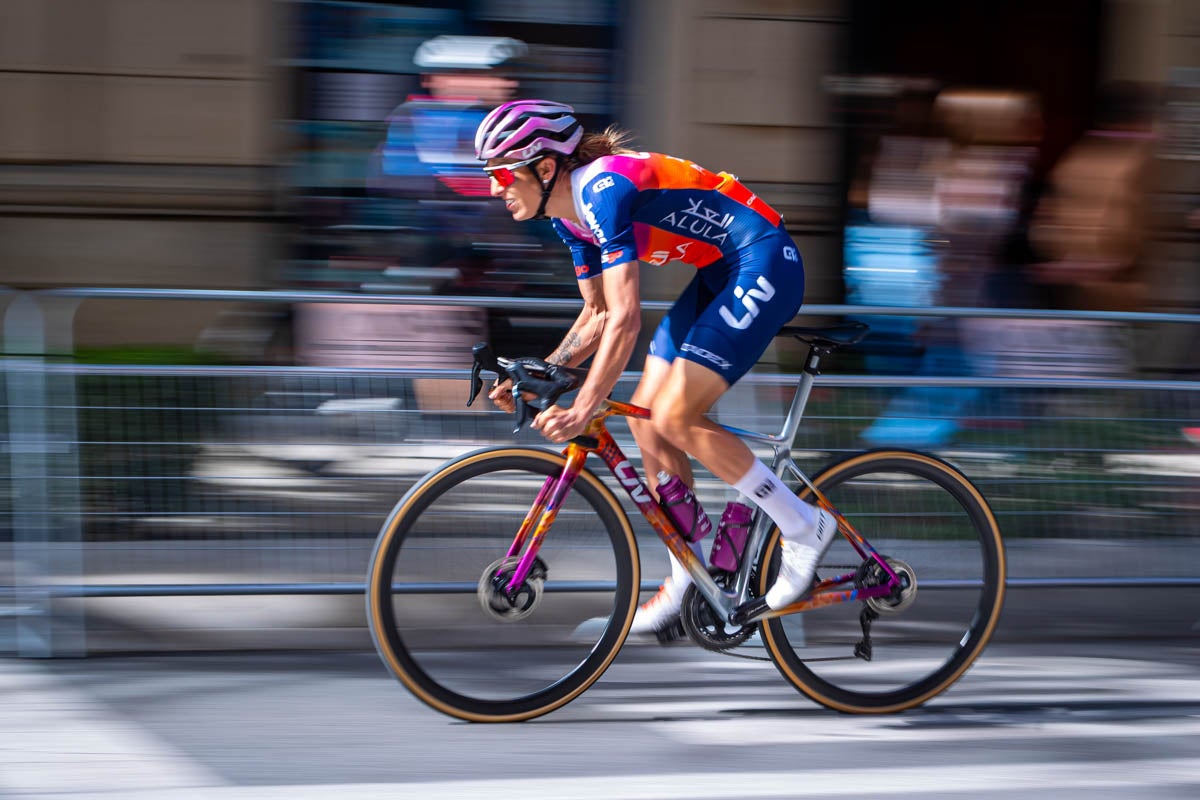 La prueba ciclista Reinas de la Alhambra, en imágenes