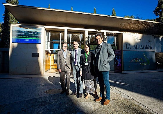 La Alhambra y el aeropuerto están unidos por esta nueva pantalla.