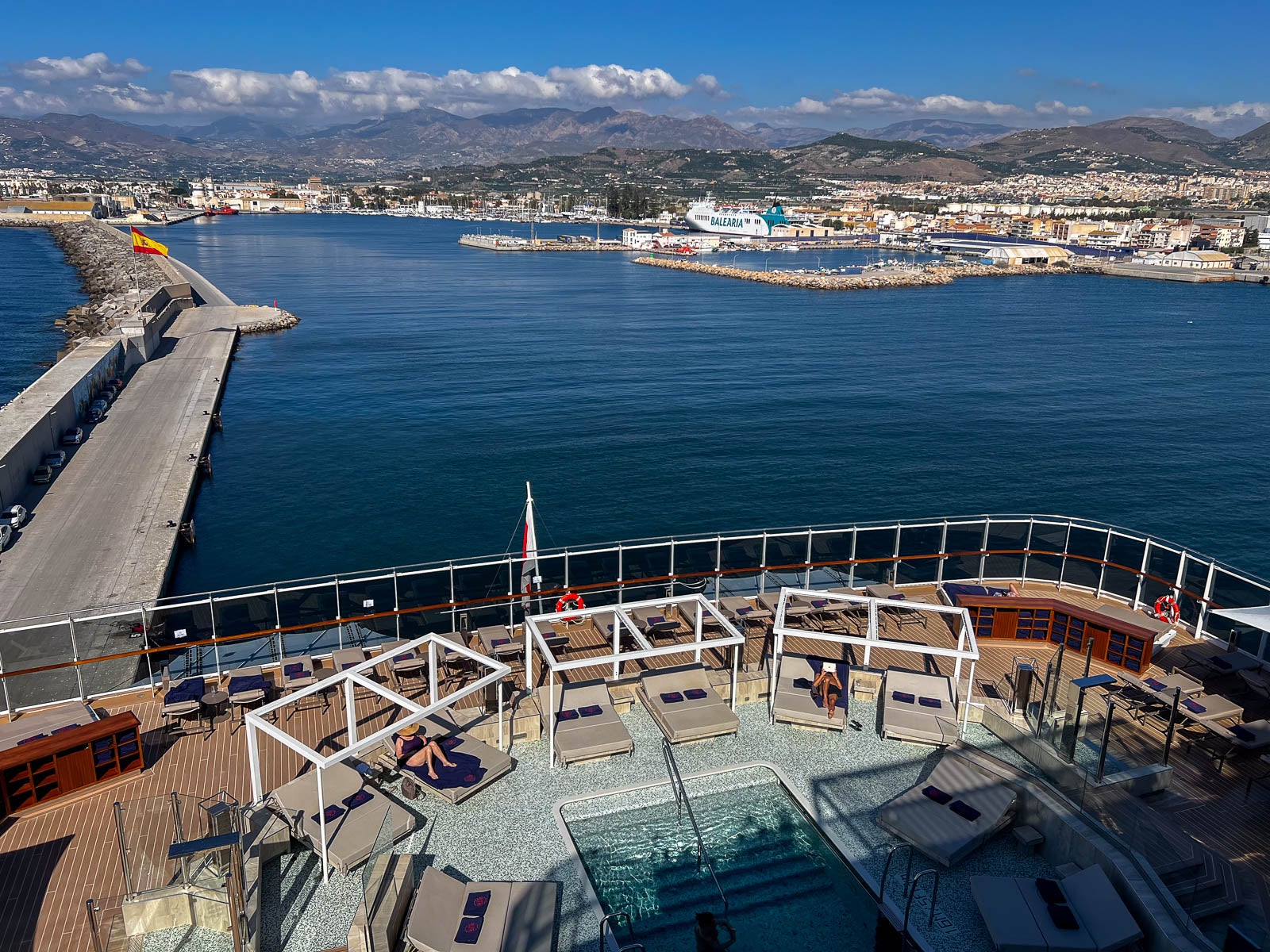 Entramos en el gran crucero de lujo que ha parado en Motril