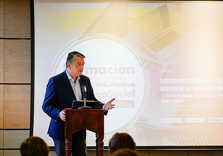 Antonio Sanz inaugura las jornadas jurídicas 'Instrumentos sindicales y jurídicos para la defensa de las personas trabajadoras'.
