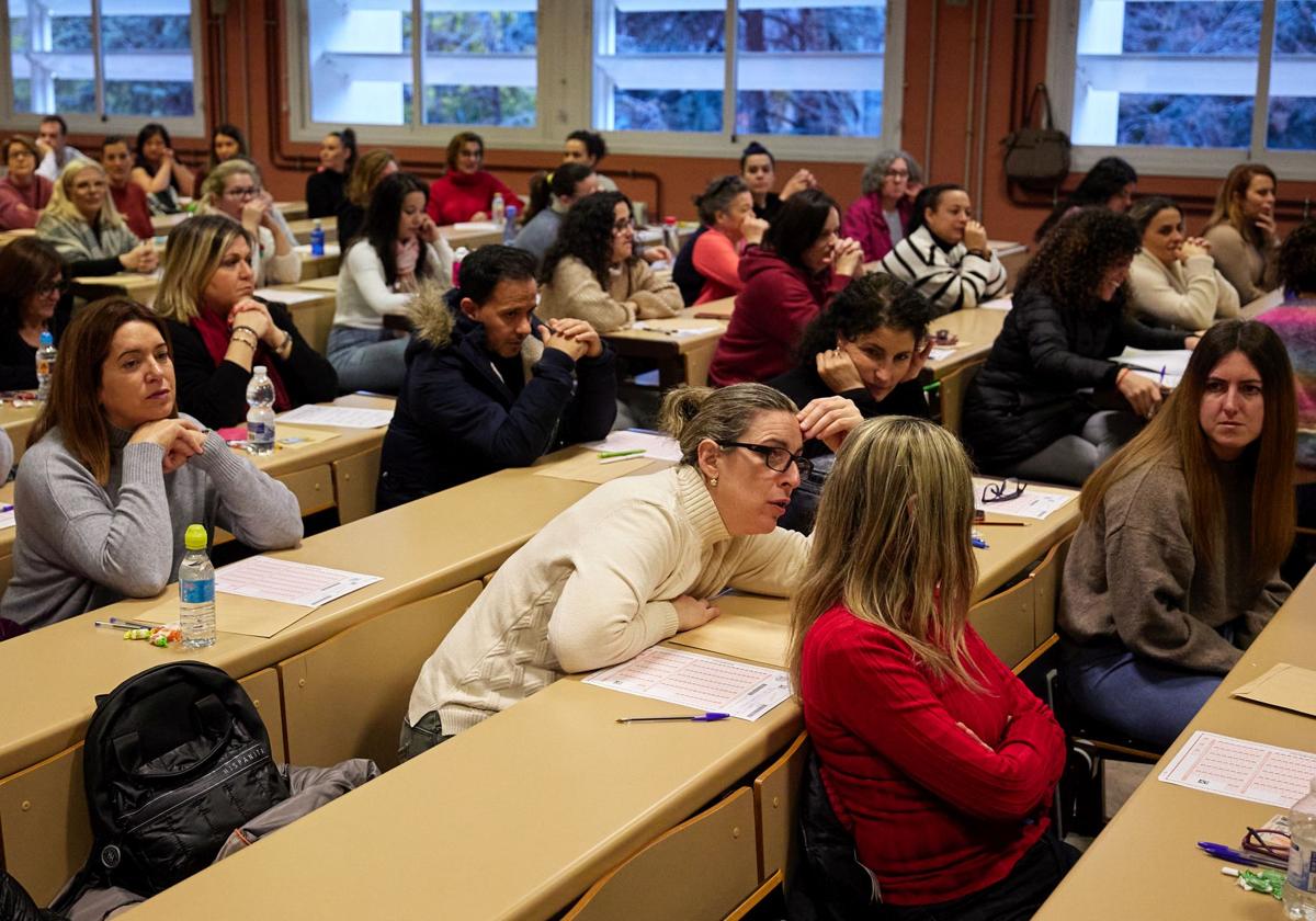 Solo piden la ESO para trabajar en esta ciudad andaluza que saca 55 plazas de auxiliar administrativo.