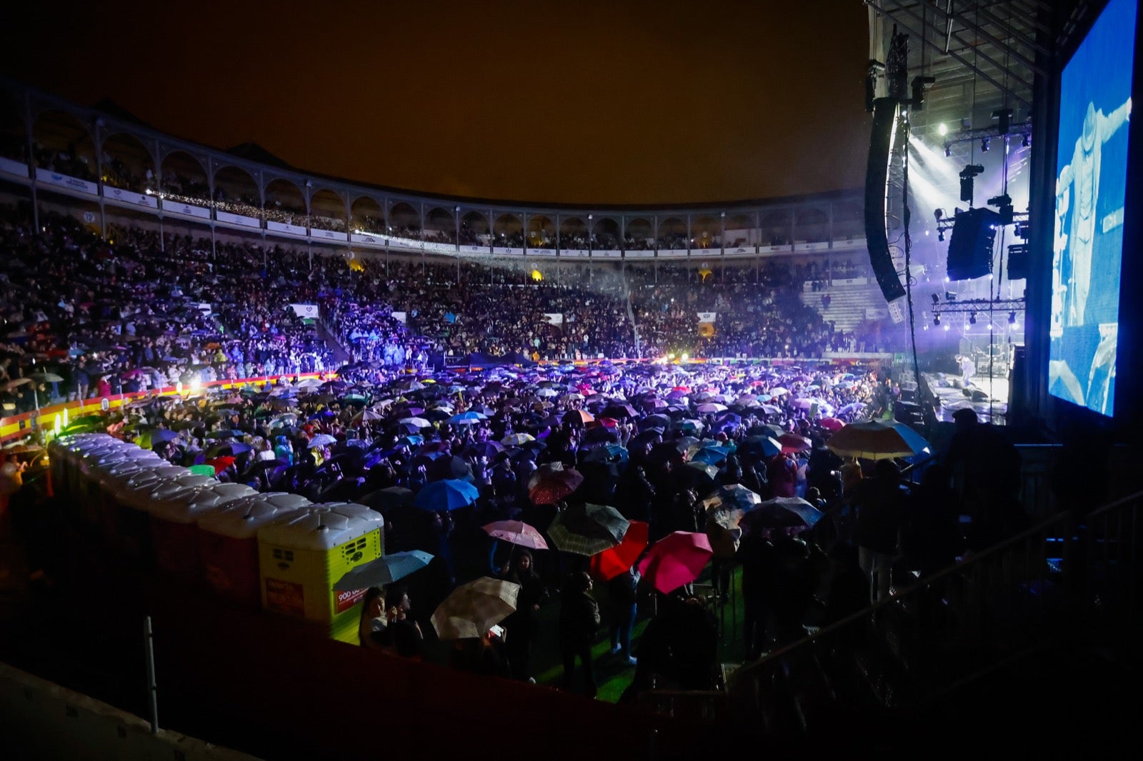 El concierto de El Barrio en Granada, en imágenes