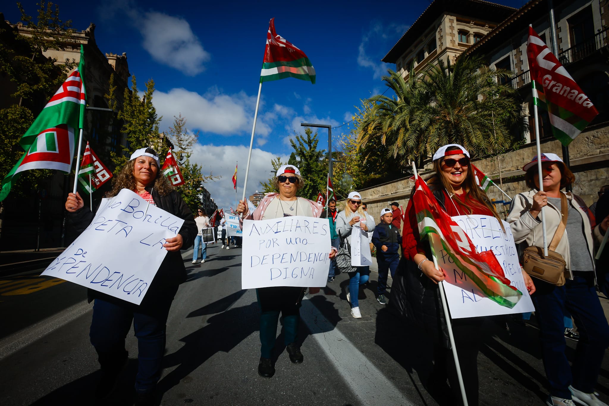 Las imágenes de la manifestación en Granada por la situación de la dependencia