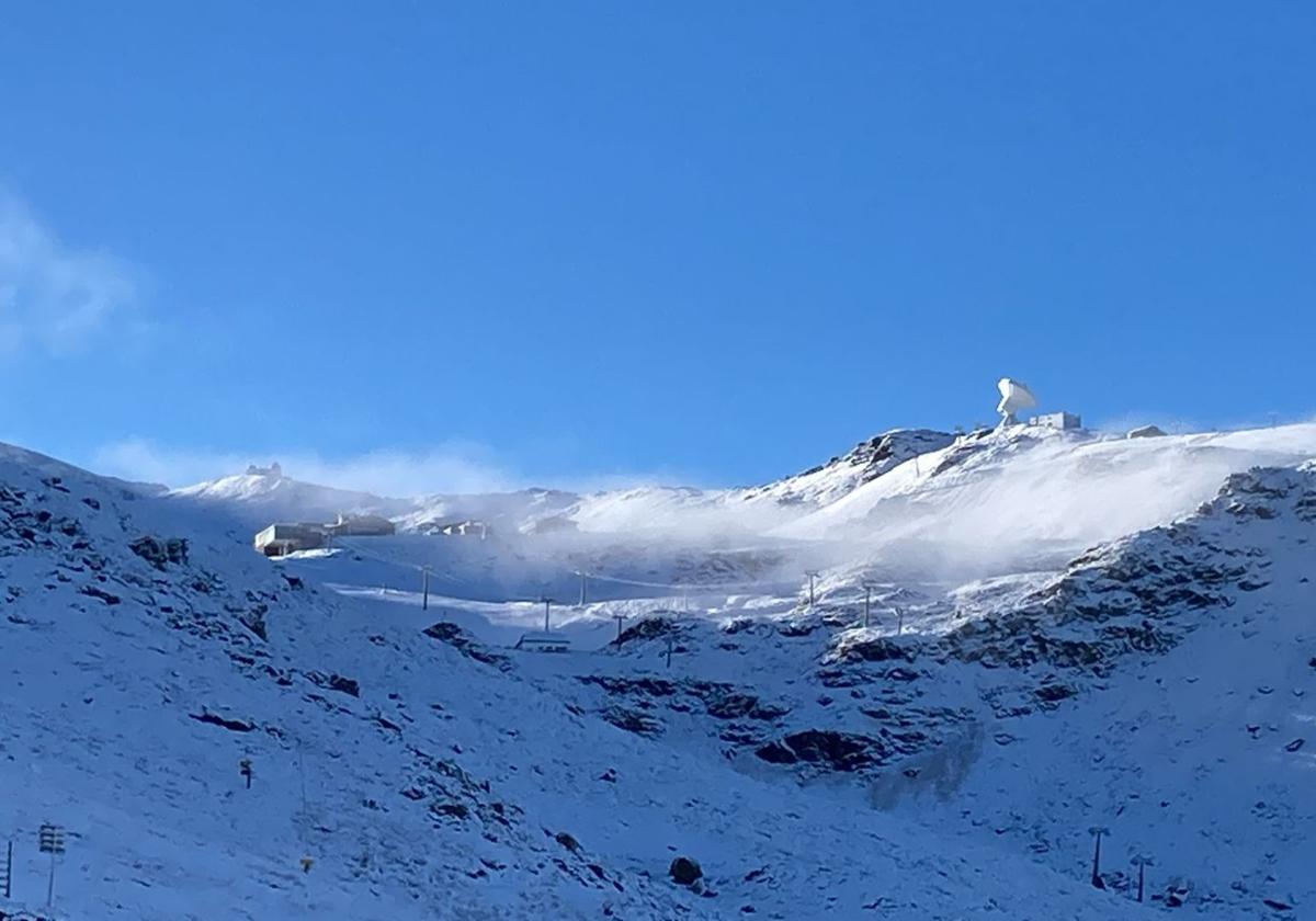 Maravillosa imagen de Sierra Nevada tras las precipitaciones de la noche