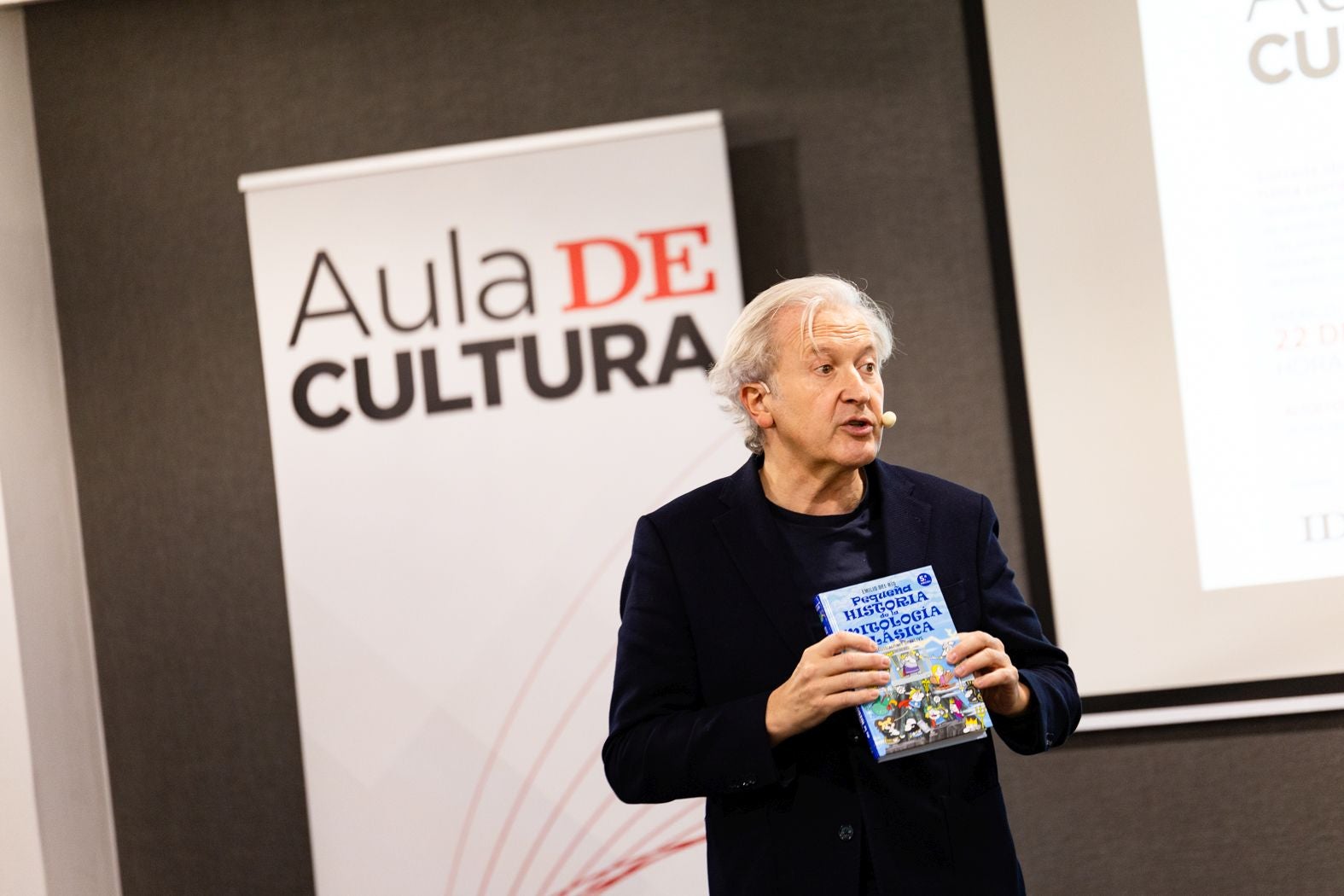 La mitología más actual: así ha sido el Aula de Cultura de IDEAL con Emilio del Río