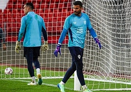 Como si se tratara de un duelo, Fernando y Maximiano se disputan la titularidad.