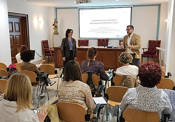 Farmacéuticos analizan la relación del cáncer de mama y la menopausia para mejorar la calidad de los pacientes