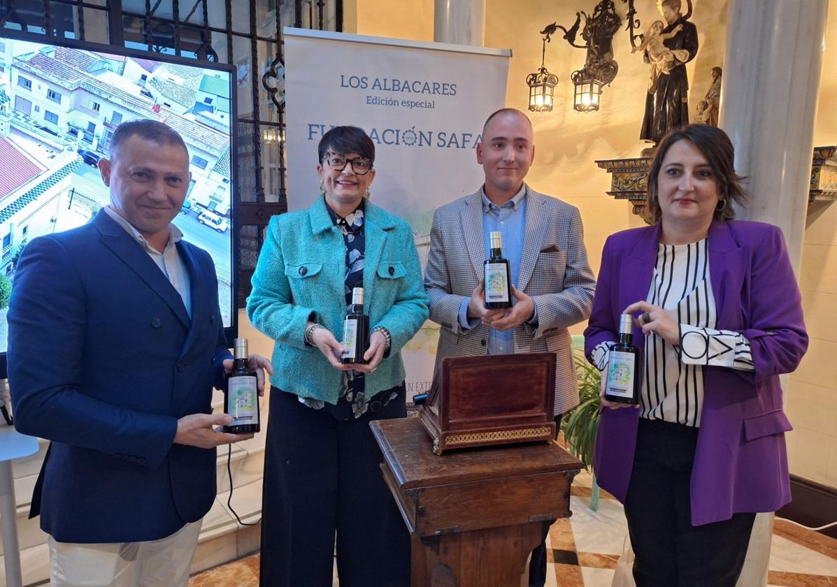 Jorge Martínez, Inés Arco, Javier López y Pilar García, en la presentación de la segunda campaña.