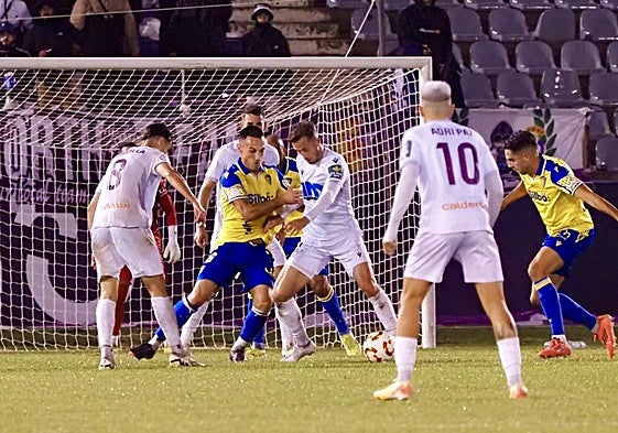 El Cádiz CF doblegó al conjunto blanco por cero a tres en un partido muy cómodo.