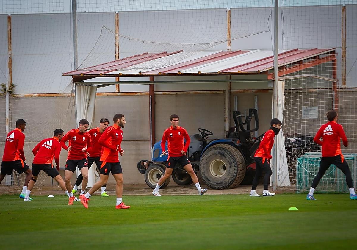 Entrenamiento del Granada en la Ciudad Deportiva seta semana.
