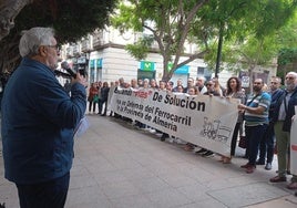 La Mesa del Tren de Almería inicia la marcha de sus protestas pidiendo más circulaciones y conexiones