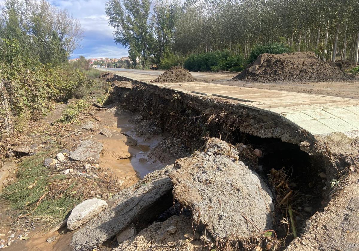 Imagen principal - El arreglo del puente hundido de Benalúa costará más de 400.000 euros