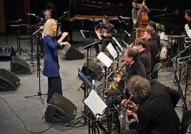 Maria Schneider en el Auditorio Maestro Padilla.