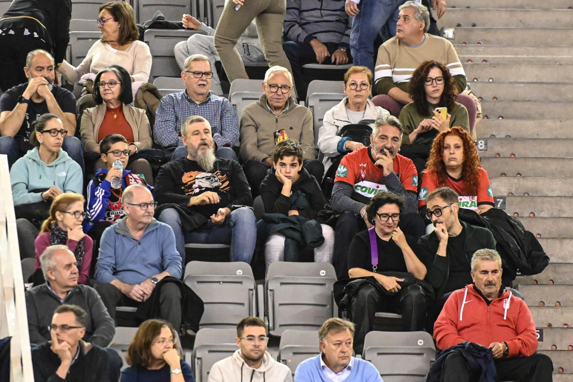 Encuéntrate en la grada durante el Covirán - Bilbao Basket