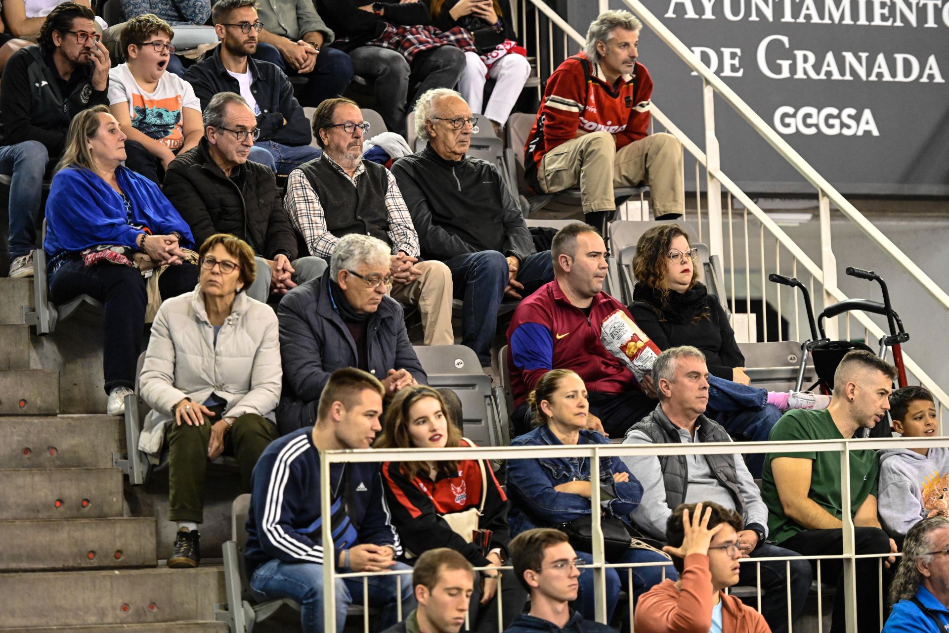 Encuéntrate en la grada durante el Covirán - Bilbao Basket