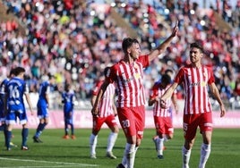 Álvaro Giménez celebra uno de los goles del último triunfo frente al Córdoba.