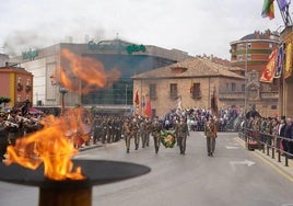 Homenaje a los caídos, en la jura de bandera de abril pasado en Linares.