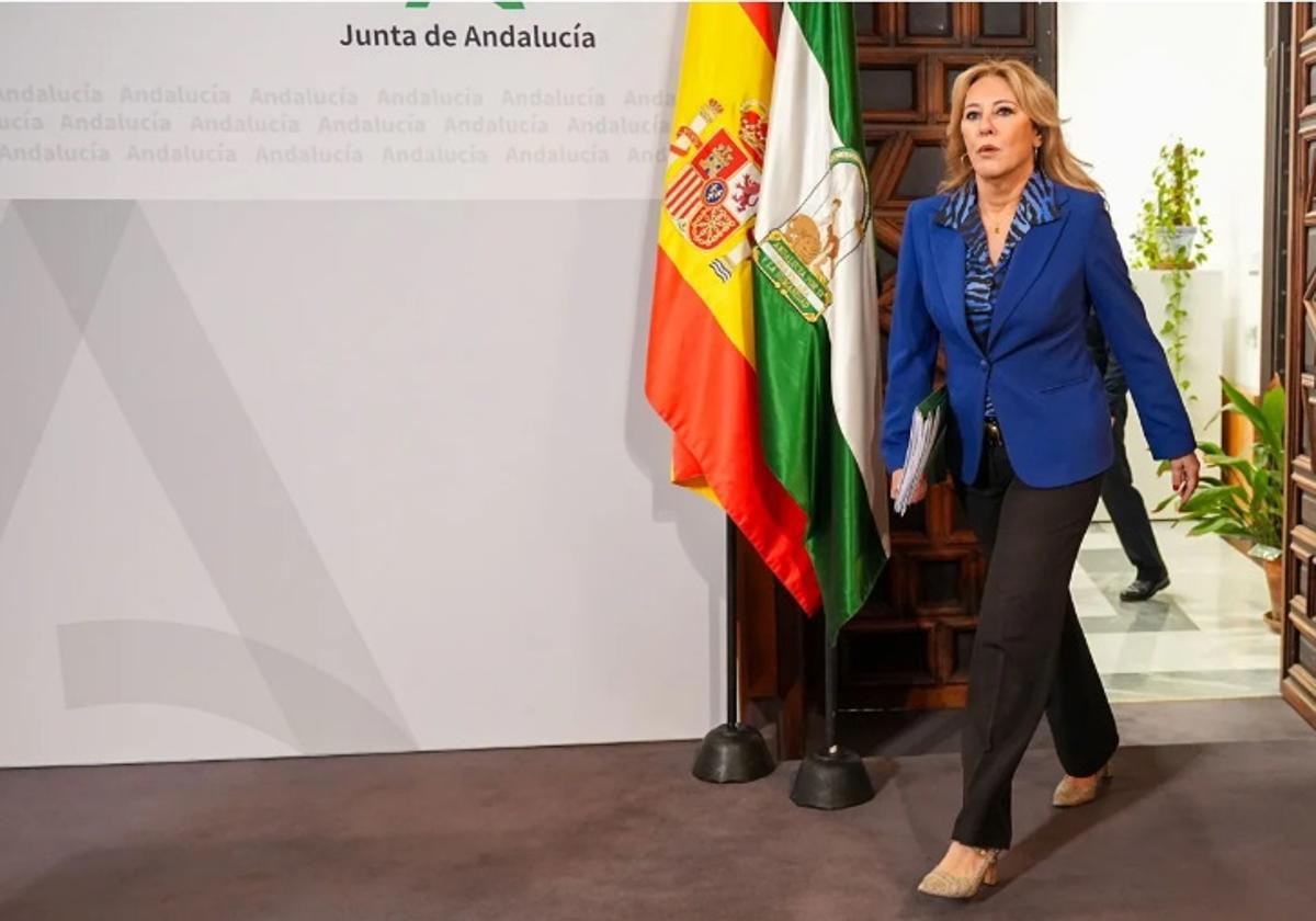 La portavoz del Gobierno andaluz, Carolina España, en su comparecencia de este martes.